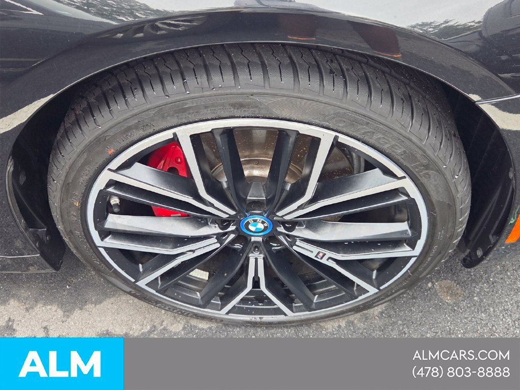 Used 2023 BMW 530e w/ M Sport Package RWD image 6