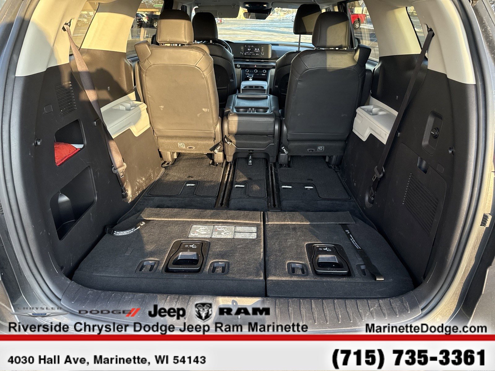 Used 2024 Kia Carnival LX FWD image 9