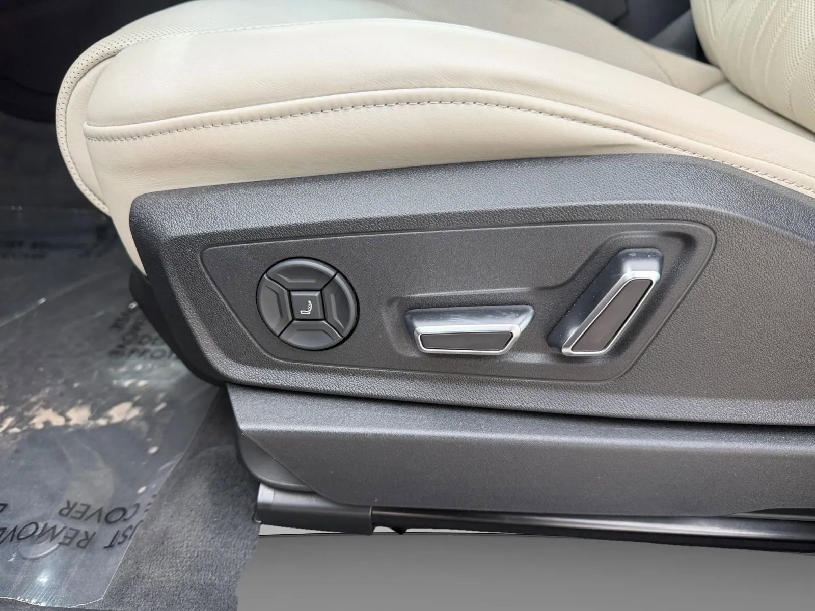 Used 2019 Audi e-tron Prestige AWD/4WD image 18