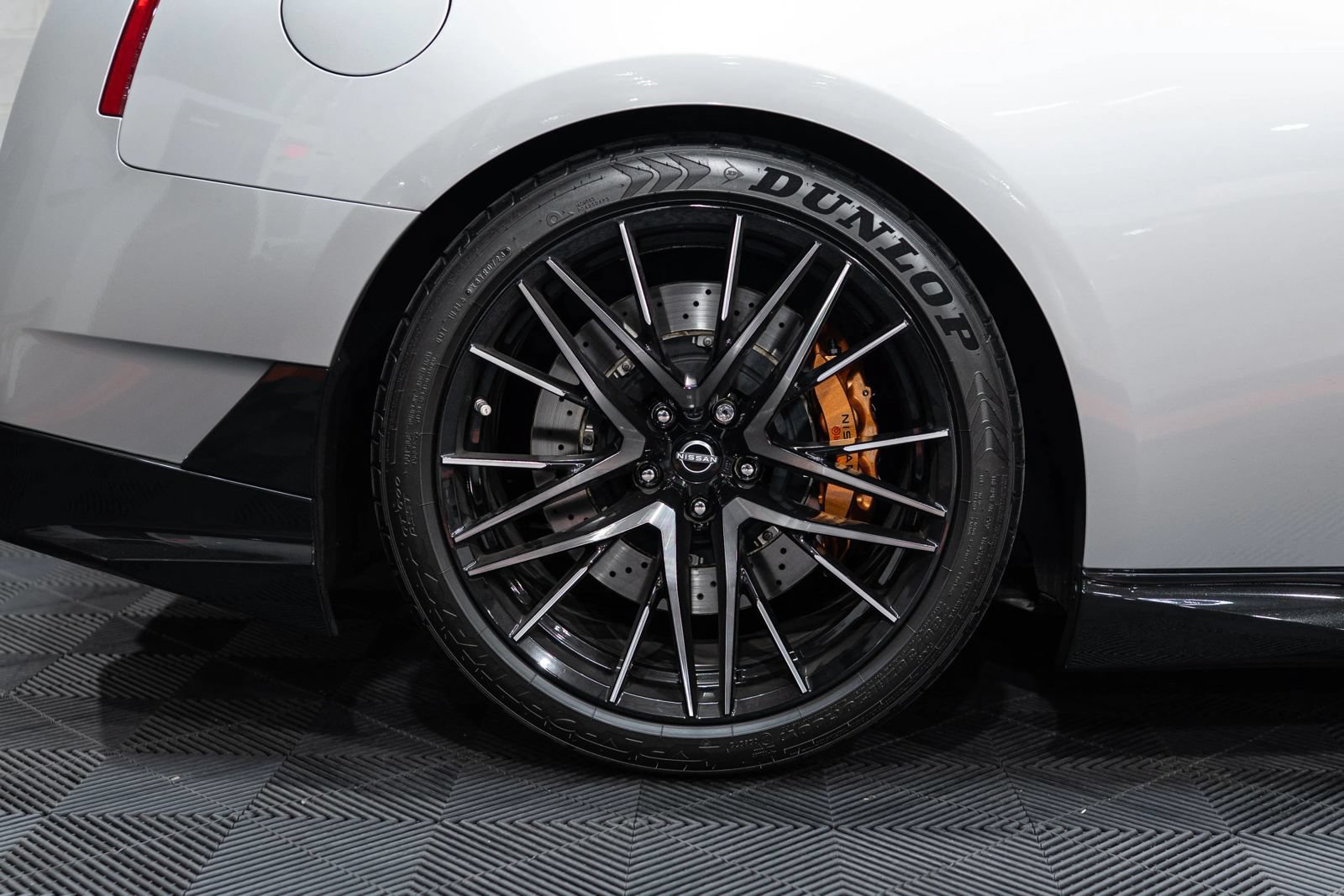 Used 2024 Nissan GT-R Premium w/ Floor Mat Package AWD/4WD image 15