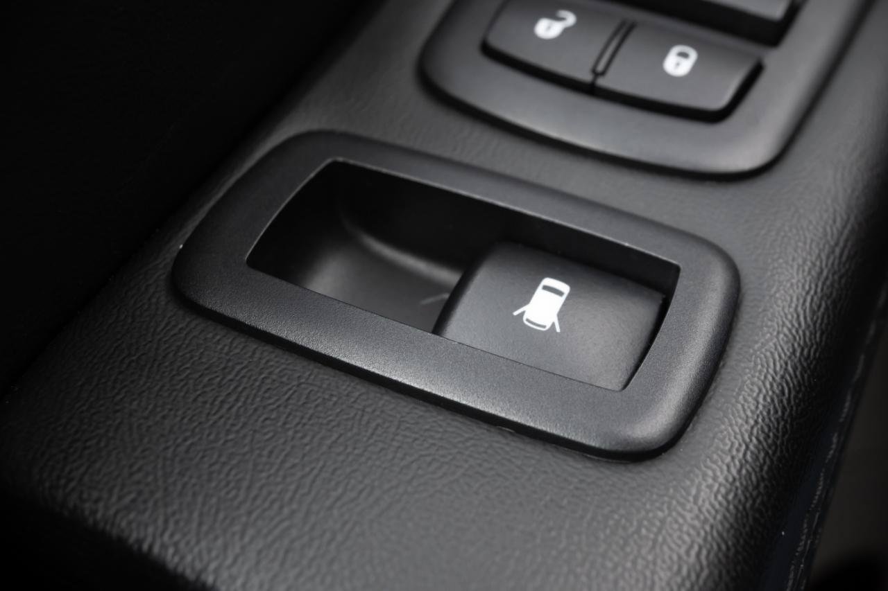 Used 2017 Dodge Grand Caravan SE w/ Power Window Group FWD image 28