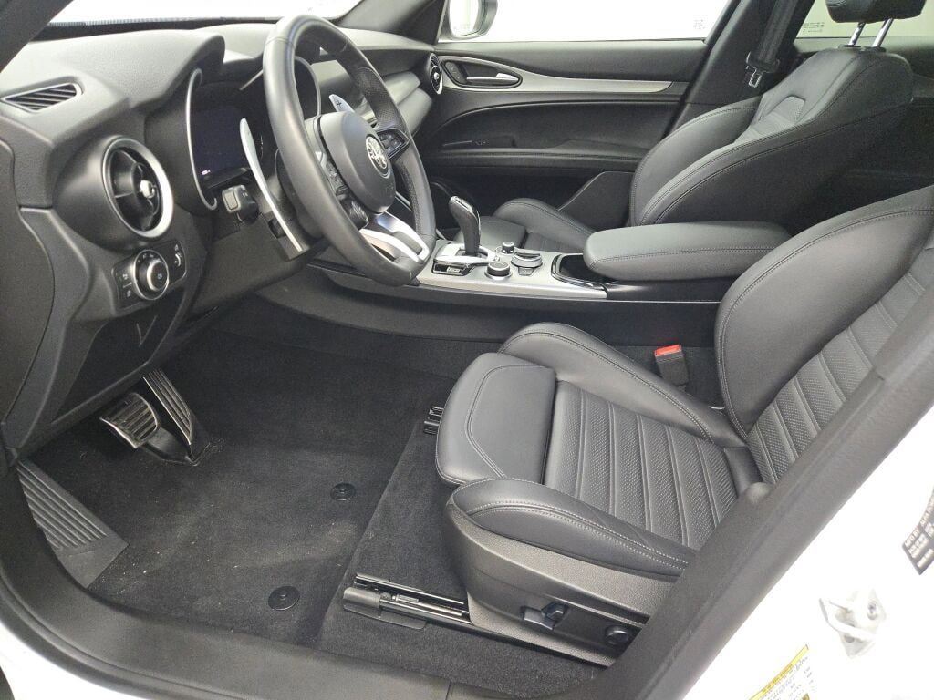 Used 2024 Alfa Romeo Stelvio Veloce image 26