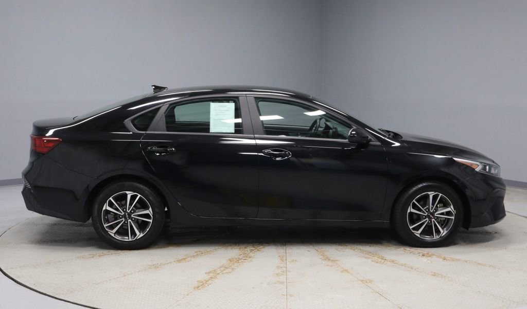 Used 2024 Kia Forte LXS FWD image 11