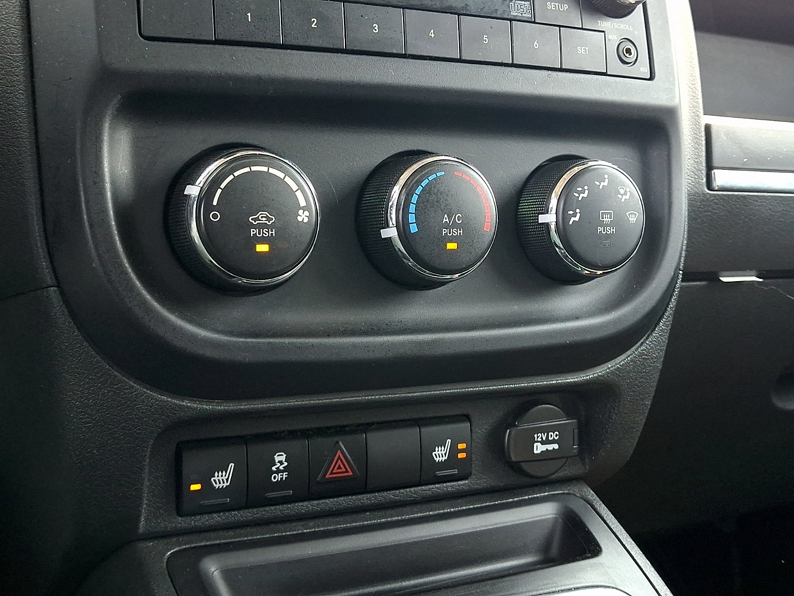 Used 2014 Jeep Patriot Latitude w/ Freedom Edition Package FWD image 18