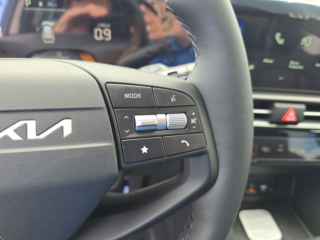 New 2026 Kia Sportage EX image 32