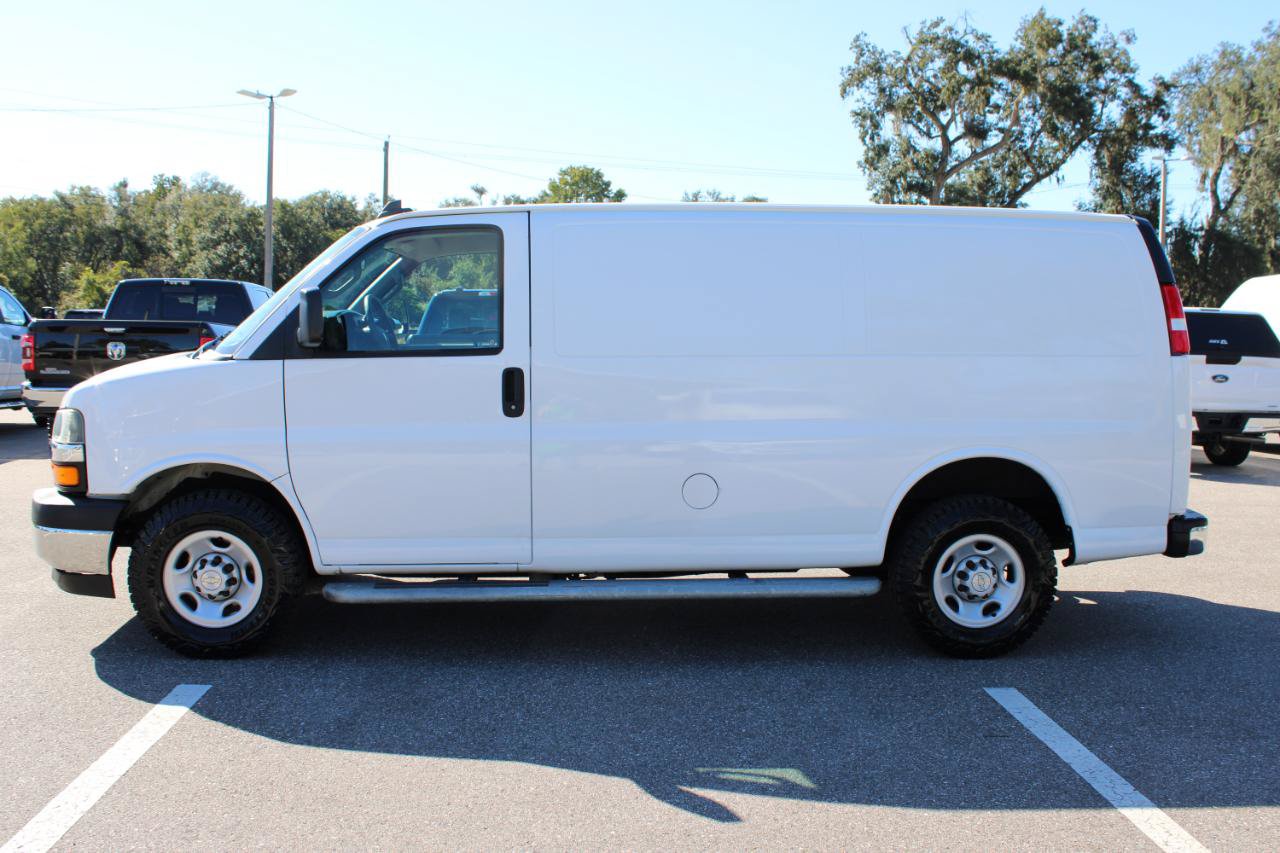 Used 2022 Chevrolet Express 2500 w/ Driver Convenience Package RWD image 27