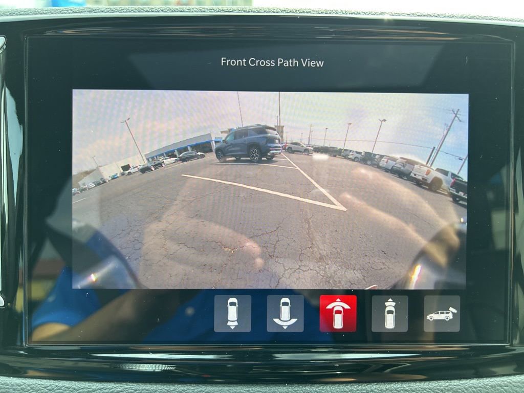 Used 2024 Chrysler Pacifica Premium FWD image 33