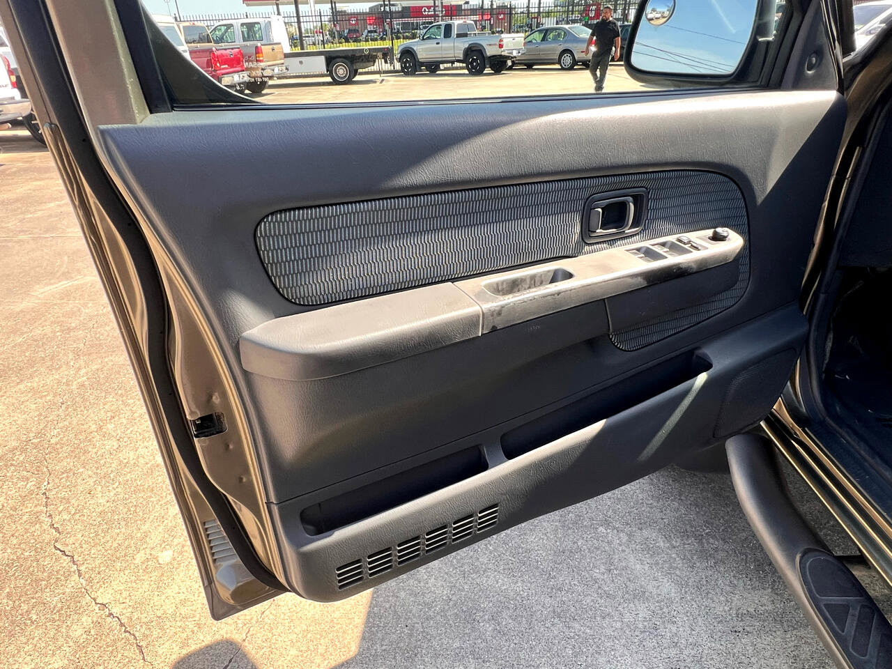 Used 2002 Nissan Xterra SE image 23