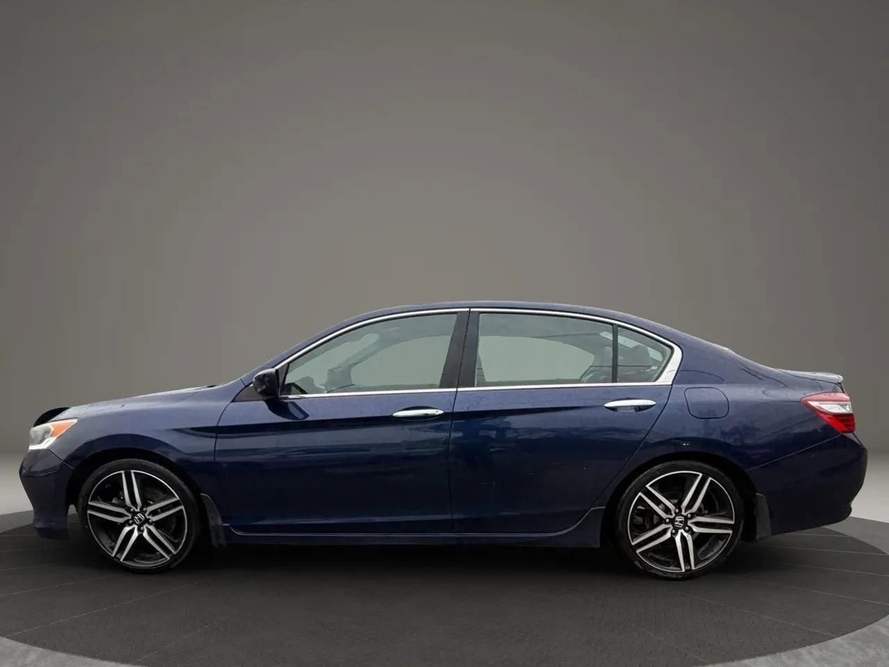 Used 2016 Honda Accord Sport image 7