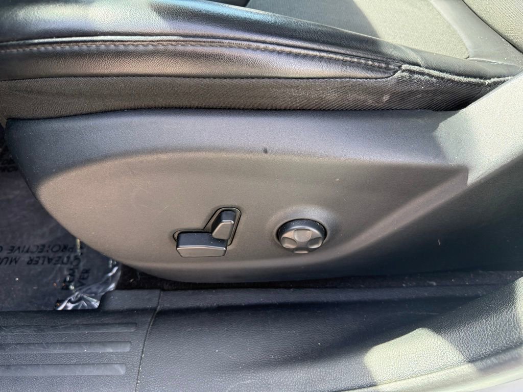 Used 2019 Jeep Cherokee Latitude Plus image 6