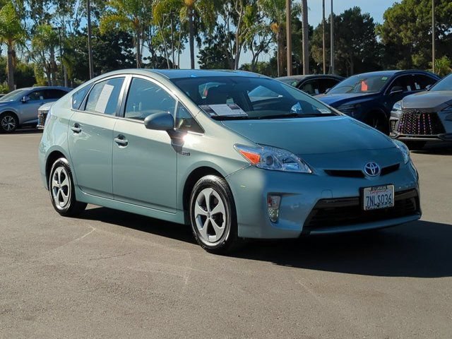 Used 2015 Toyota Prius Four FWD image 3