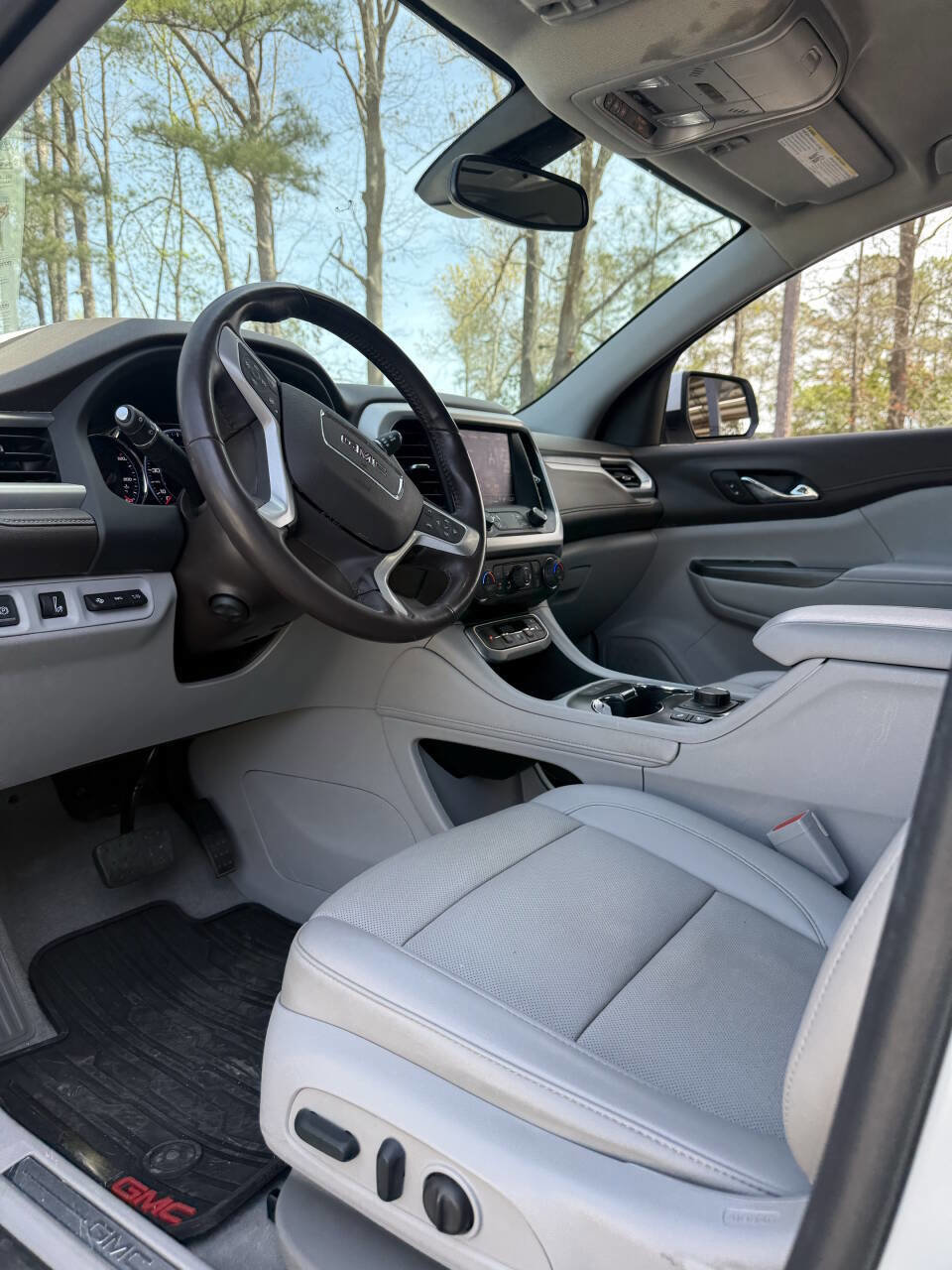 Used 2022 GMC Acadia SLT w/ Technology Package image 9