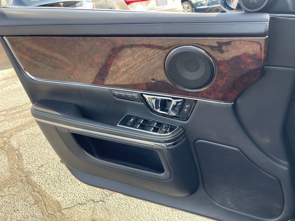 Used 2019 Jaguar XJ AWD image 9