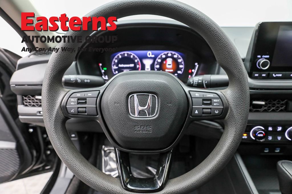 Used 2023 Honda Accord EX image 10