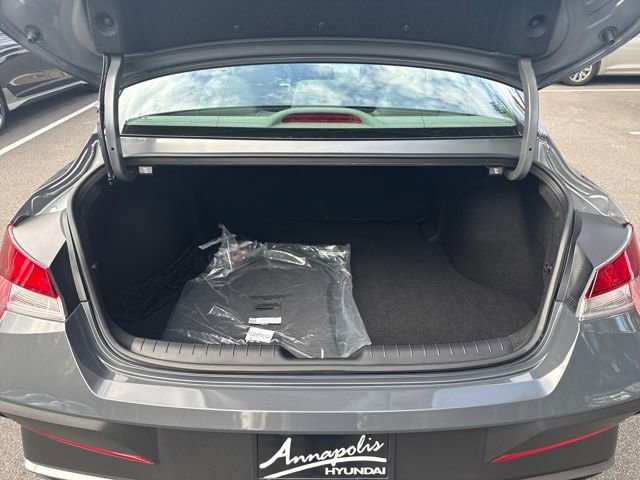 Certified 2025 Hyundai Elantra Sport image 23