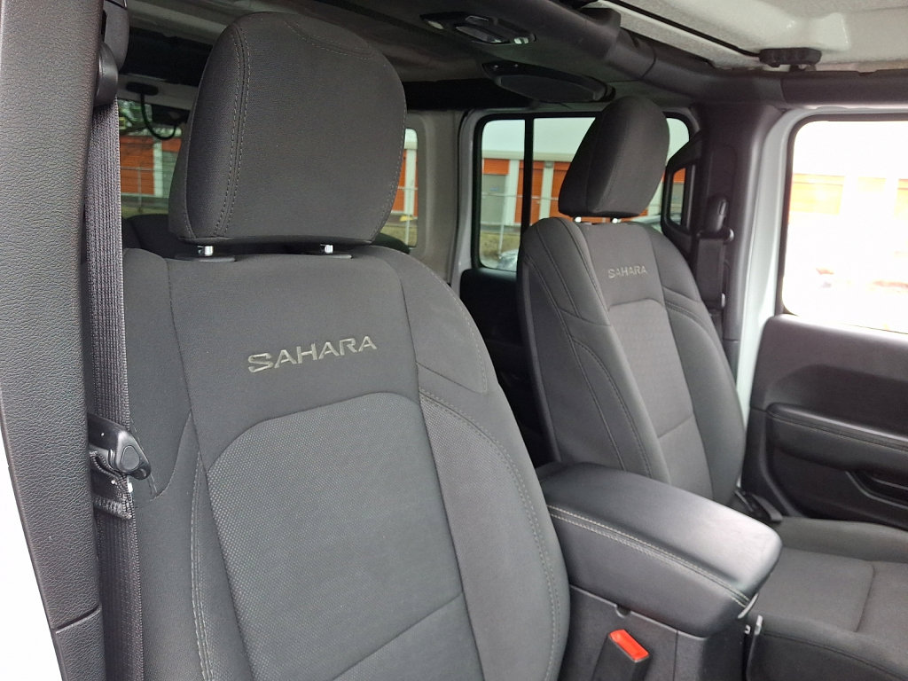 Used 2020 Jeep Wrangler Unlimited Sahara w/ Uconnect 4C Nav & Sound Group image 13
