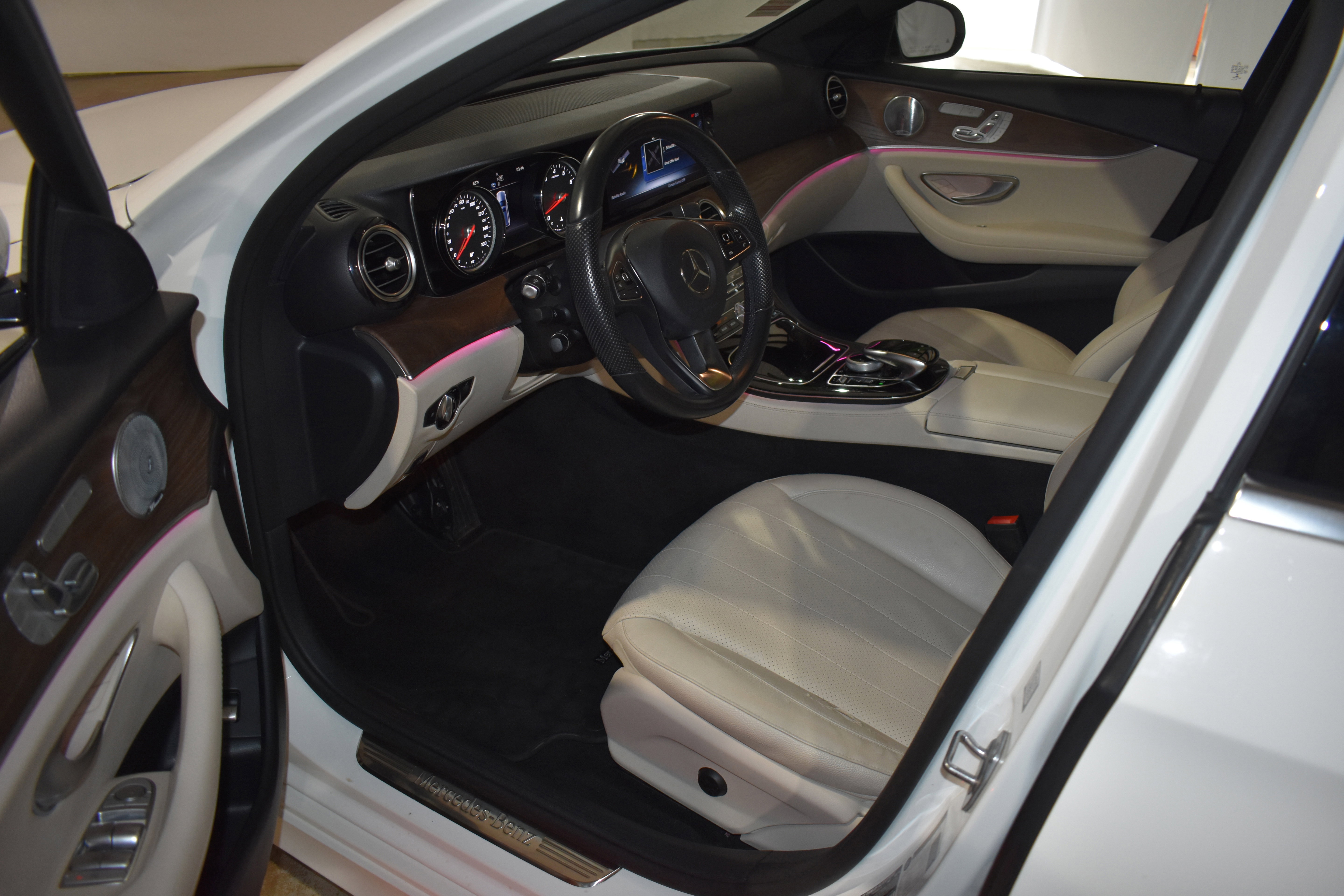 Used 2017 Mercedes-Benz E 400 4MATIC Wagon image 23