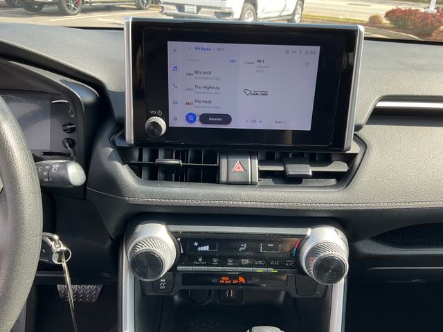 Used 2023 Toyota RAV4 LE image 12