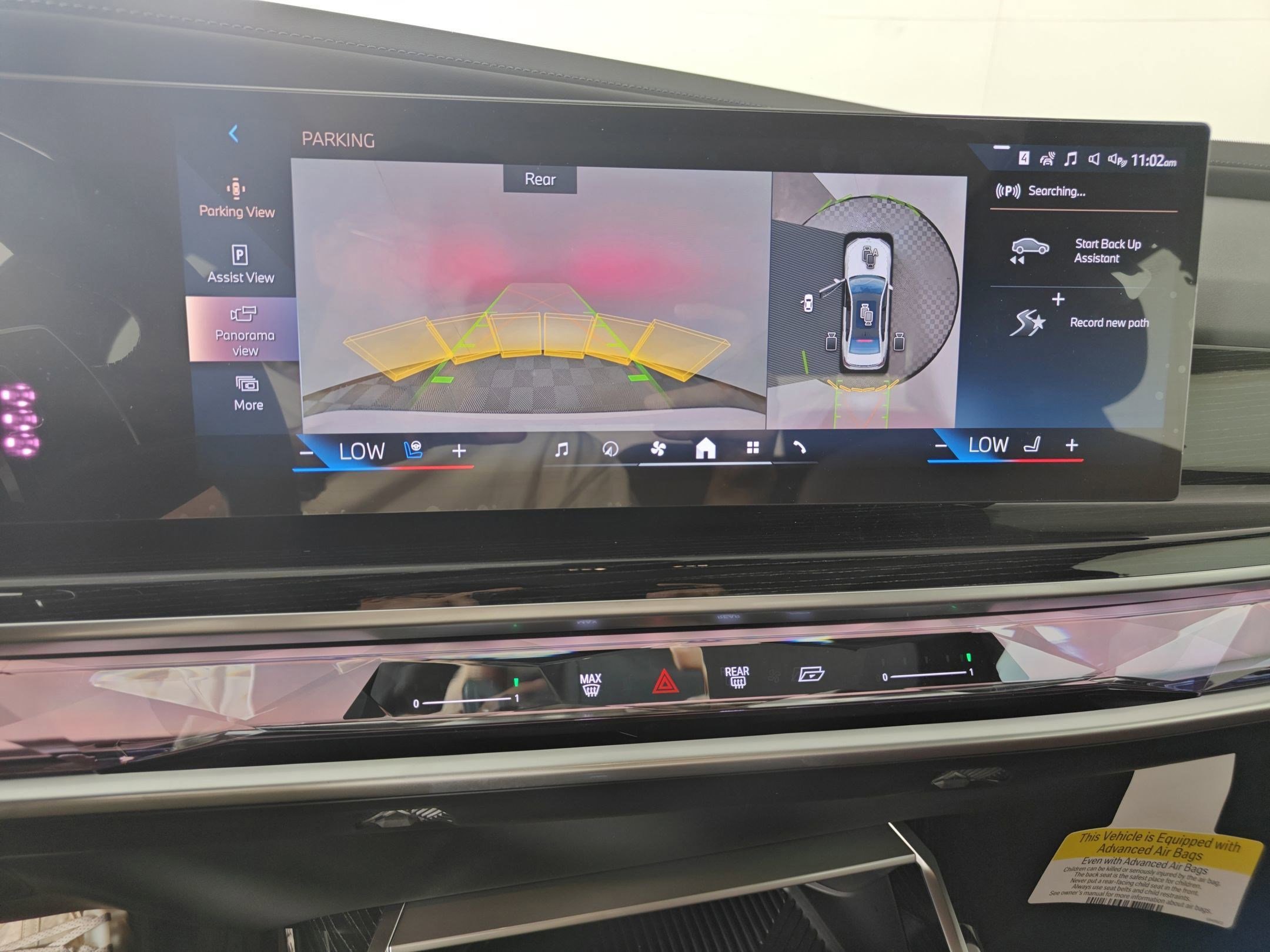 Used 2025 BMW 740i w/ Executive Package image 27