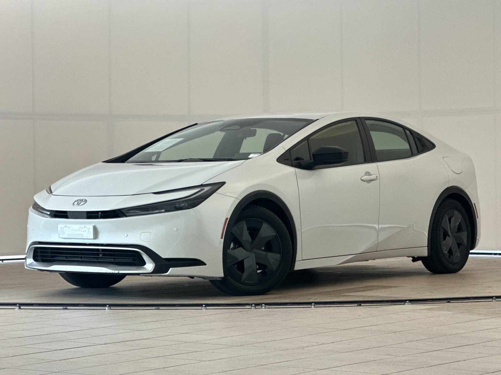 Used 2023 Toyota Prius Prime FWD image 2