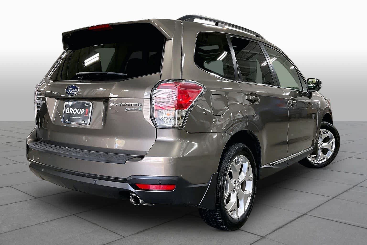 Used 2017 Subaru Forester 2.5i Touring AWD/4WD image 12