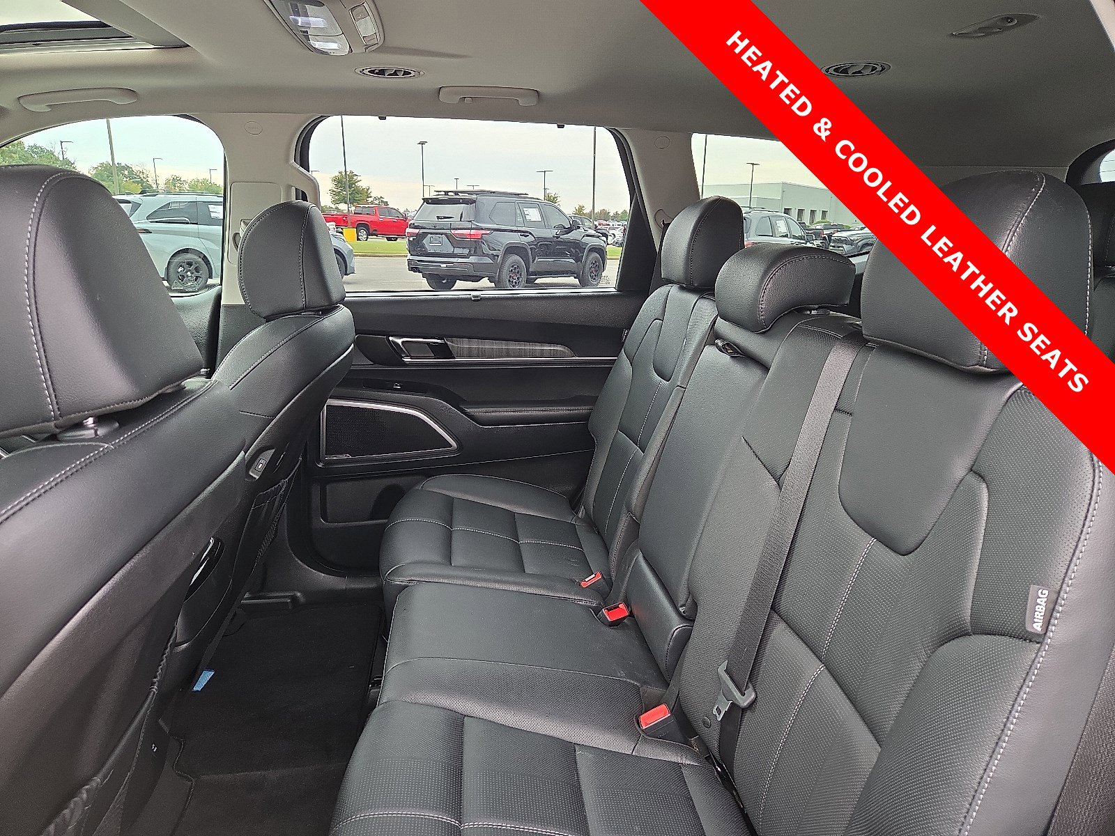 Used 2024 Kia Telluride EX image 9