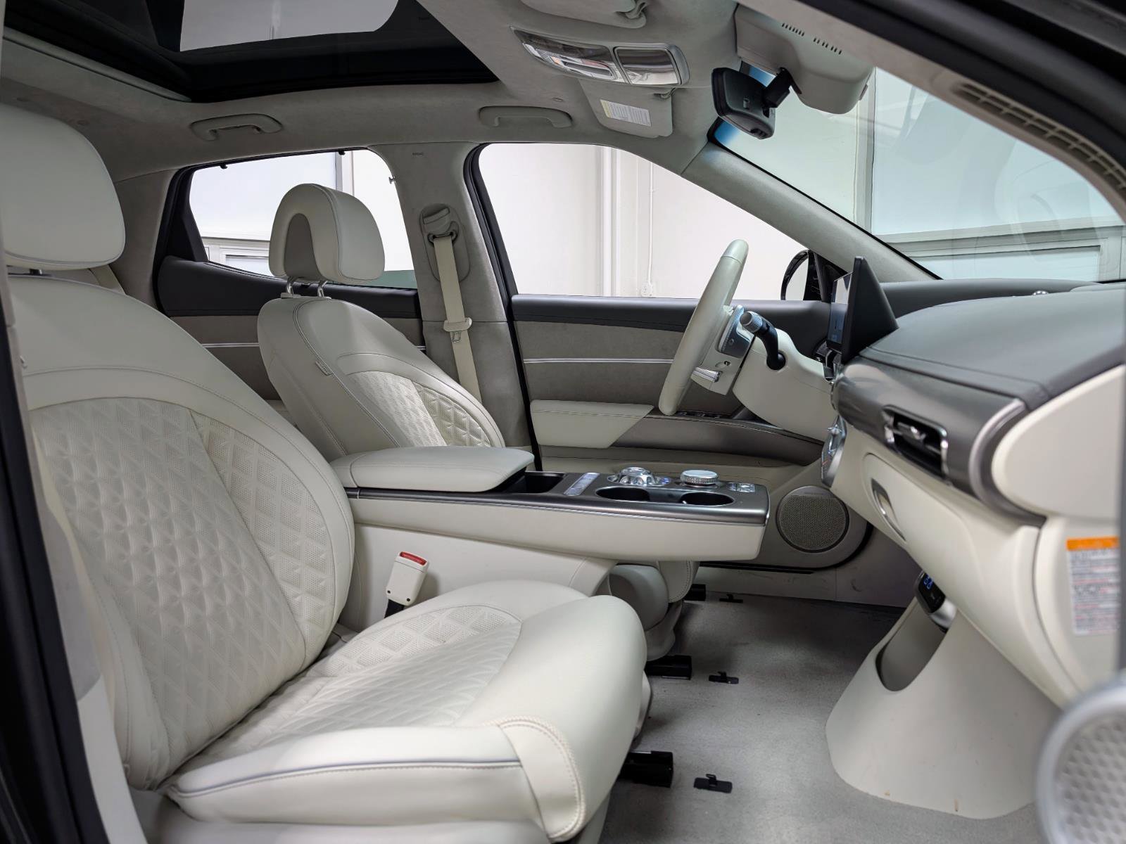 Used 2025 Genesis GV60 Performance image 24