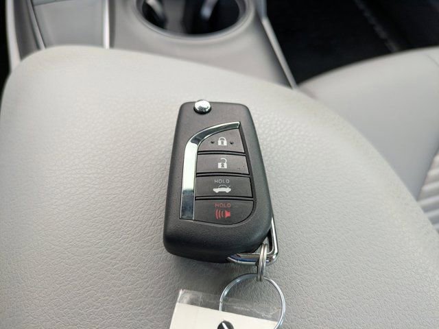 Used 2023 Toyota Camry SE image 28