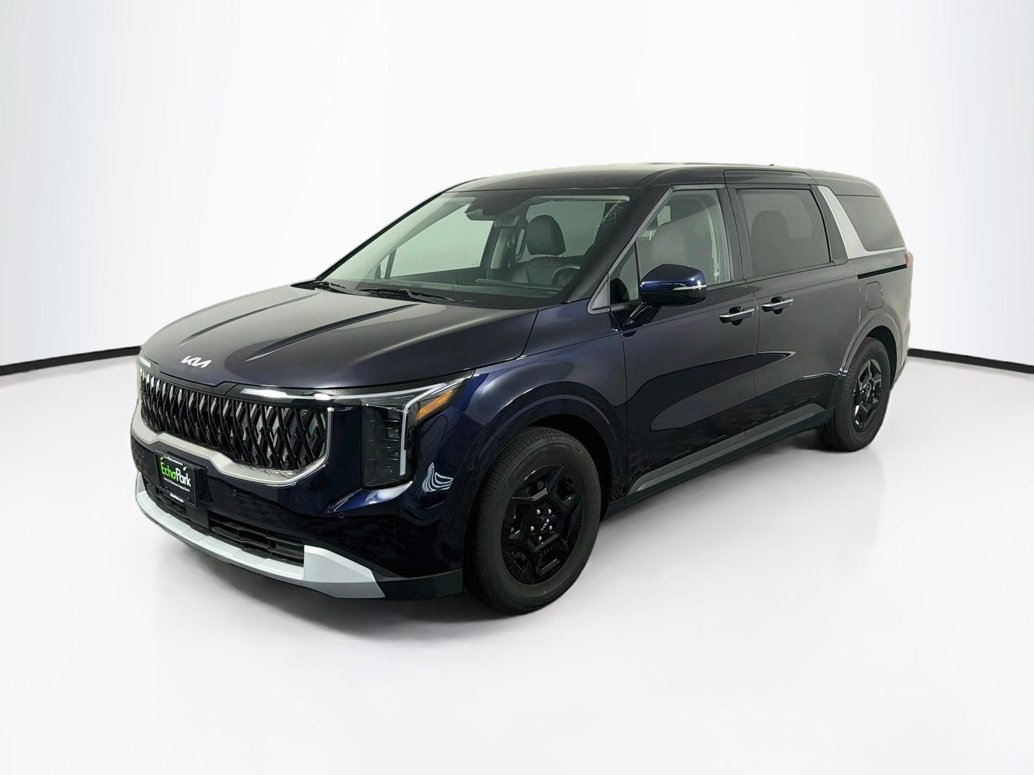 Used 2026 Kia Carnival FWD image 3