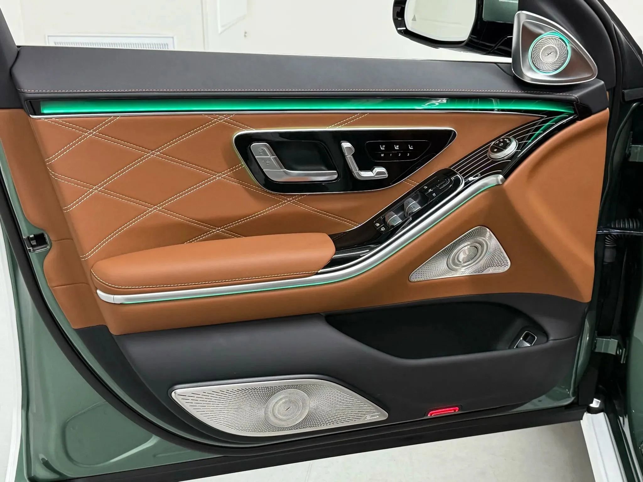 Used 2026 Mercedes-Benz Maybach S 680 S 680 4MATIC Sedan 4D image 19