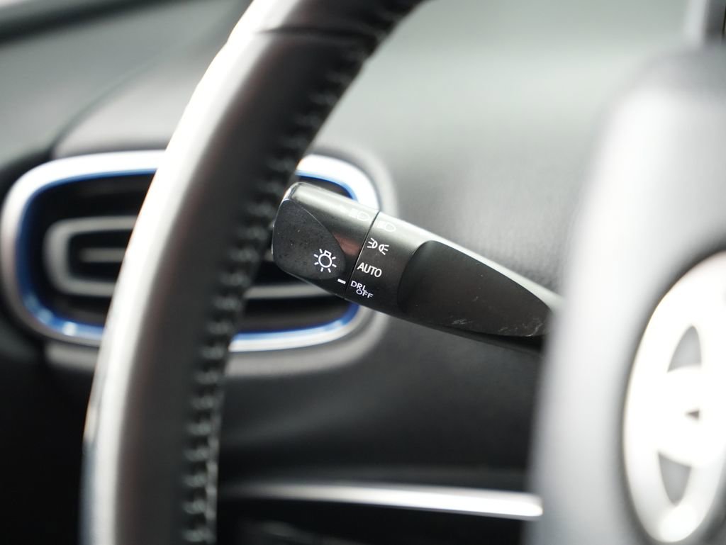 Used 2020 Toyota Prius Limited FWD image 14