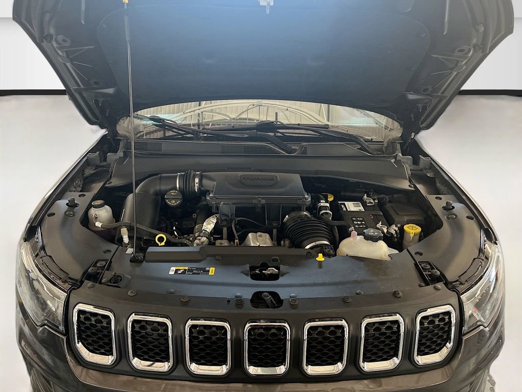 Used 2023 Jeep Compass Latitude image 28