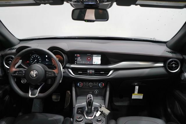 New 2025 Alfa Romeo Stelvio Sprint image 13