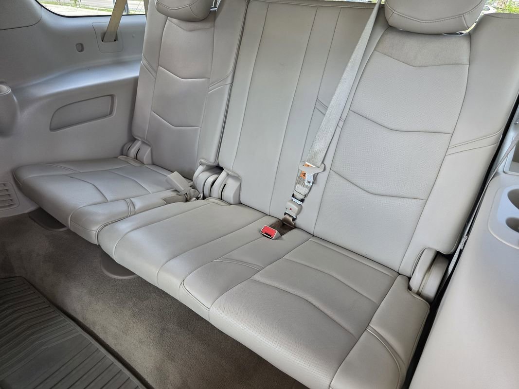 Used 2017 Cadillac Escalade ESV Luxury image 35