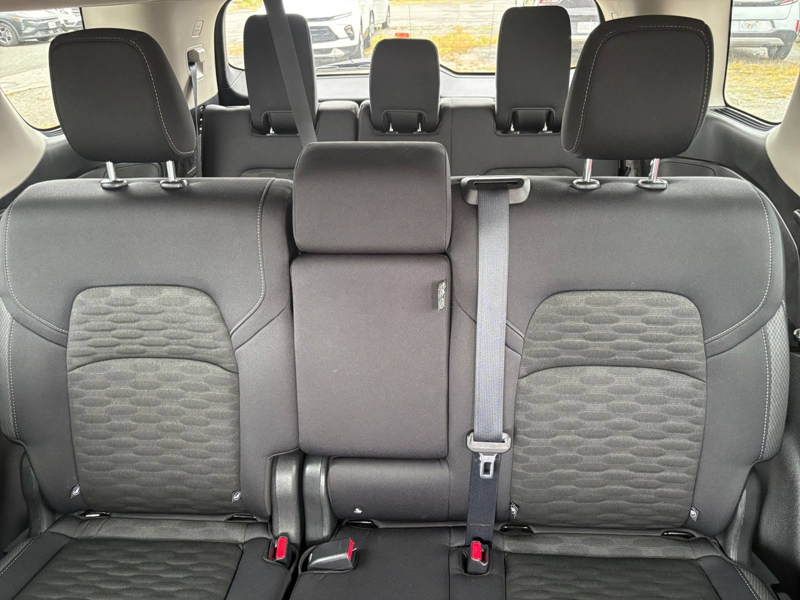 Used 2025 Nissan Pathfinder SV FWD image 34