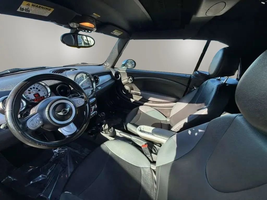Used 2010 MINI Cooper Convertible FWD image 9