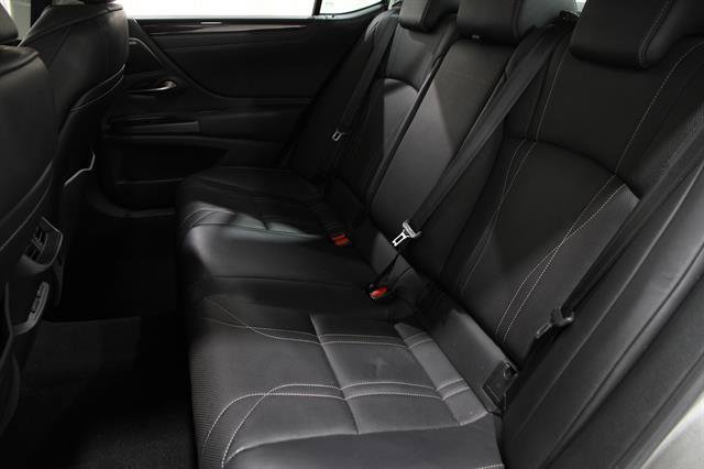 Used 2019 Lexus ES 350 w/ Accessory Package image 19