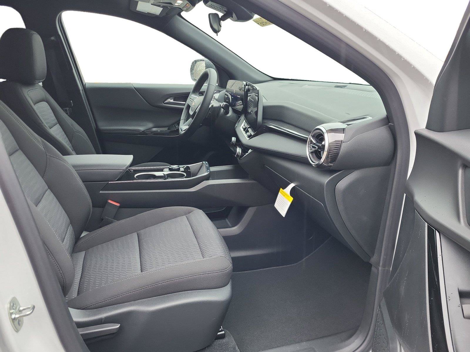 Used 2026 Chevrolet Equinox LT FWD image 26