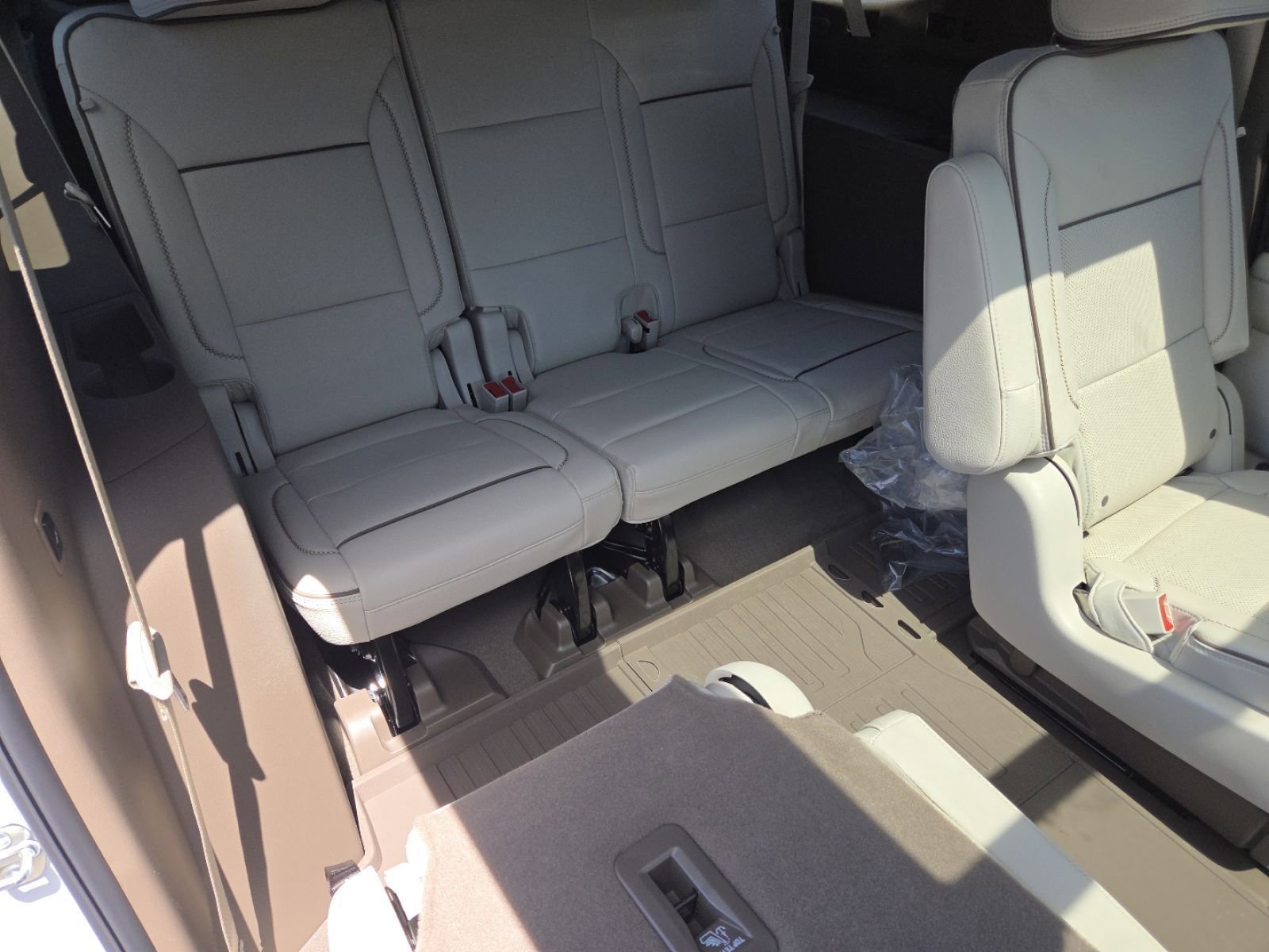 New 2026 GMC Yukon XL Denali w/ Denali Reserve Package AWD/4WD image 29