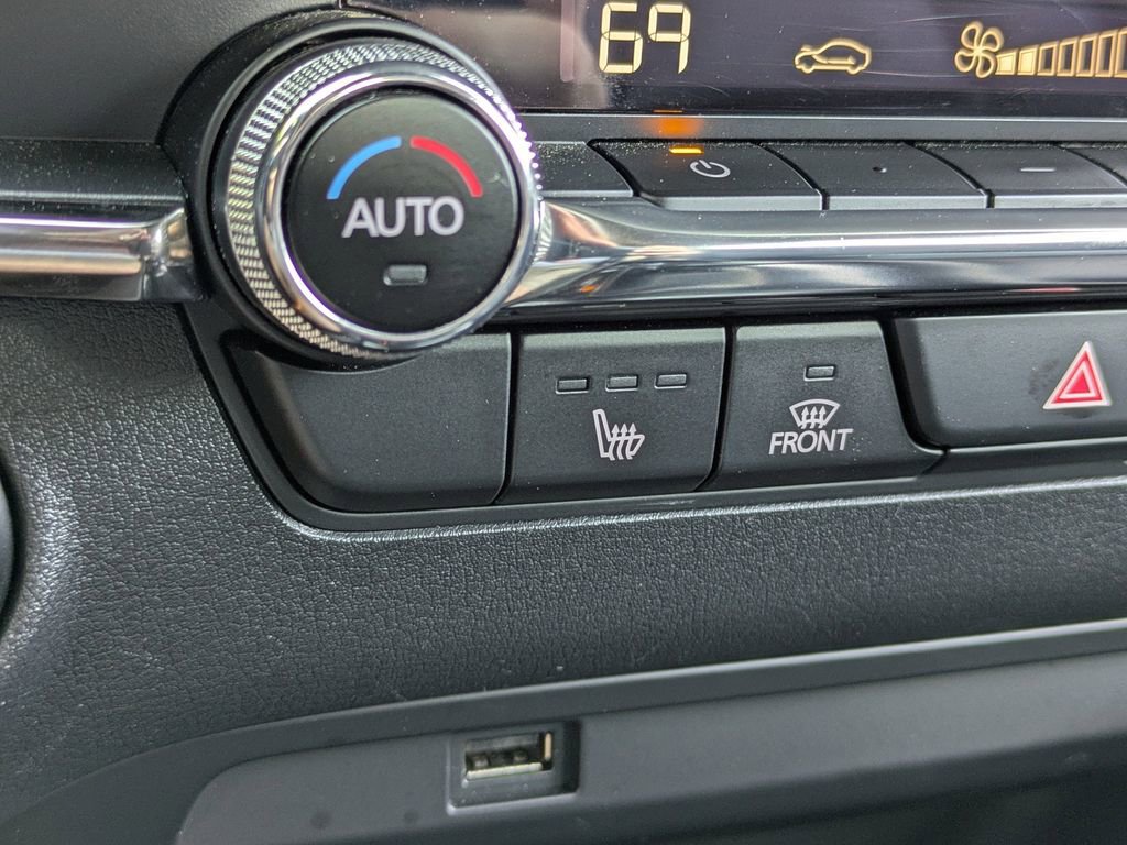 Used 2019 MAZDA MAZDA3 AWD Hatchback w/ Preferred Pkg image 24