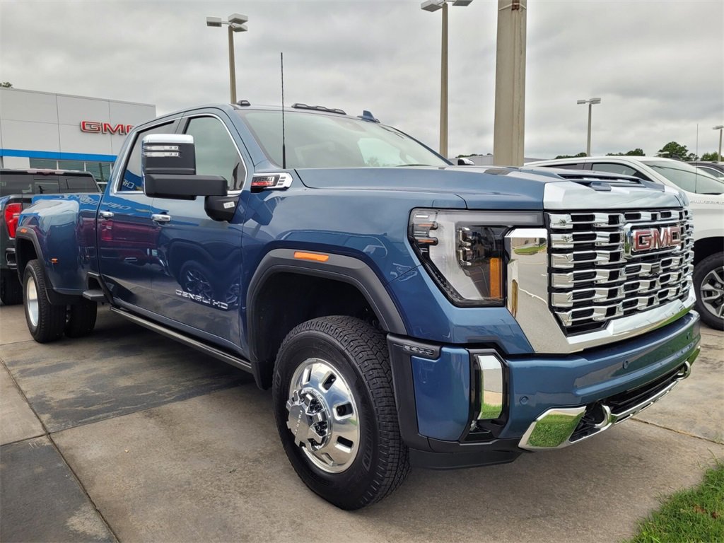 New 2025 GMC Sierra 3500 Denali w/ Denali Reserve Package image 10