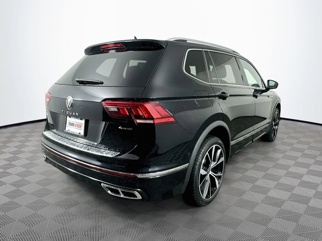 Used 2022 Volkswagen Tiguan SEL R-Line AWD/4WD image 9