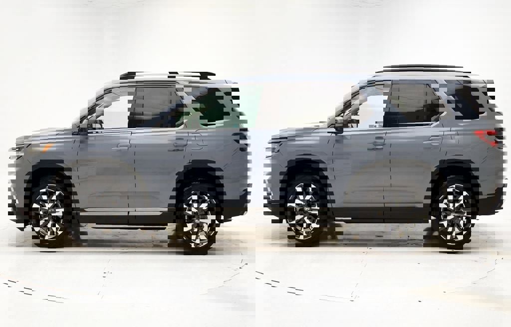 Used 2025 Honda Pilot Touring image 5