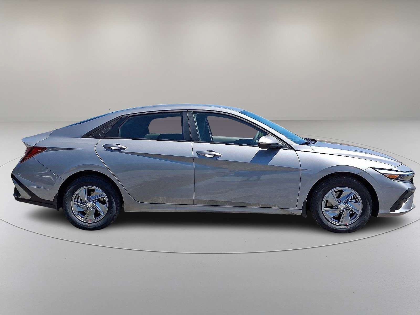 New 2025 Hyundai Elantra SE image 8