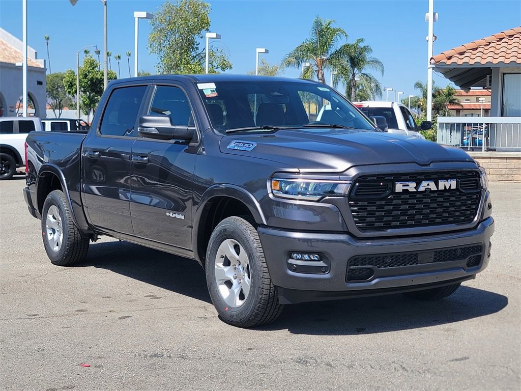 New 2025 RAM 1500 4x4 Crew Cab