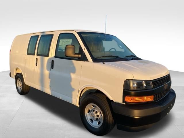 New 2026 Chevrolet Express 2500 RWD image 9