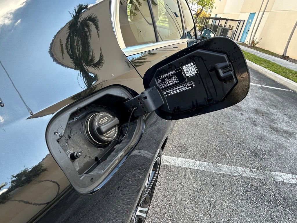 Used 2025 Mercedes-Benz C 300 Sedan image 37