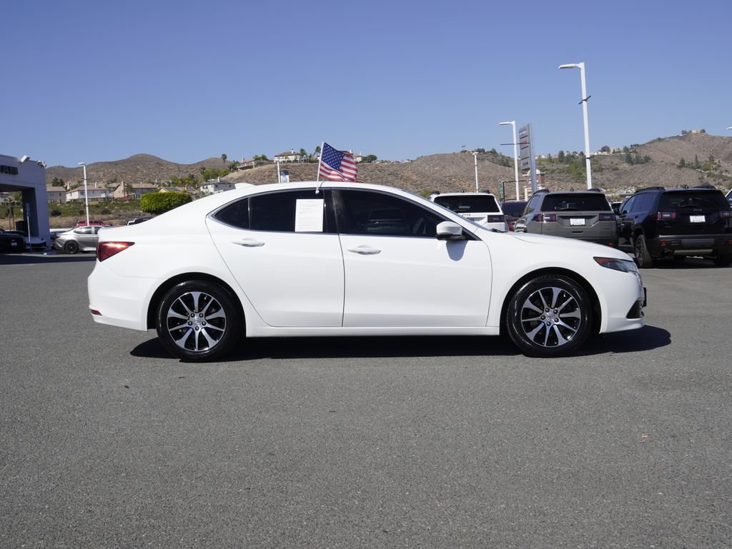 Used 2017 Acura TLX FWD image 3