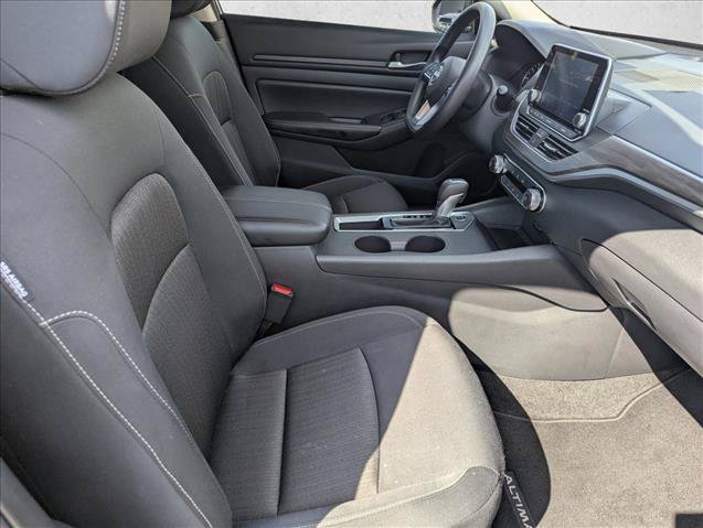 Used 2025 Nissan Altima 2.5 SV FWD image 27