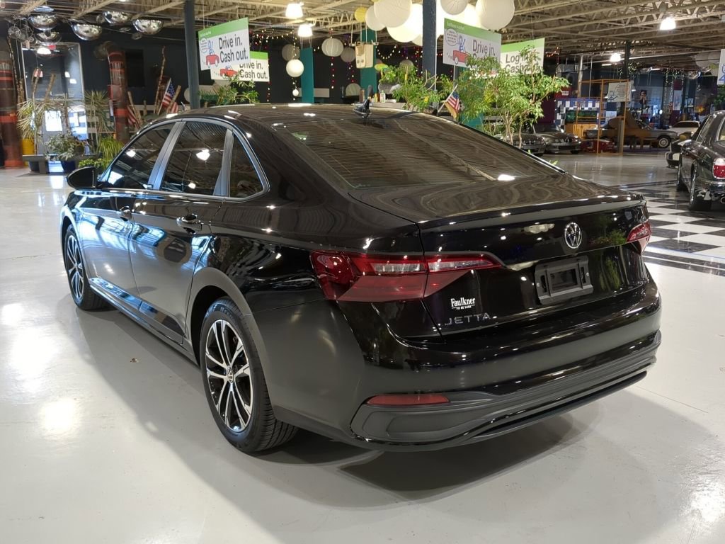 Used 2024 Volkswagen Jetta Sport image 8